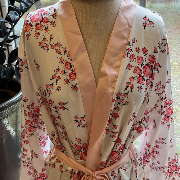 NWT Morgan Lane robe - Picture 3 of 13